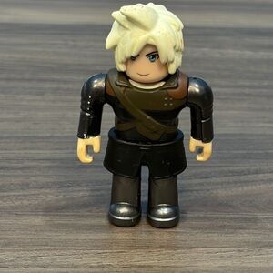 Jazwares Roblox World Zero Dual Wielder Small Figure